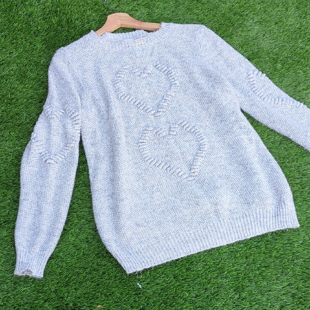 Lauren Conrad heart boucle sweater in a light gray or marled gray color. XL - Picture 7 of 10